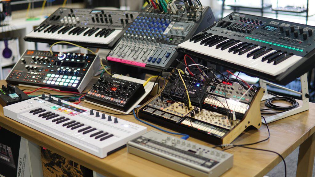 Synthesizer - digitale Klangsynthese, additive und subtraktive Klangerzeugung